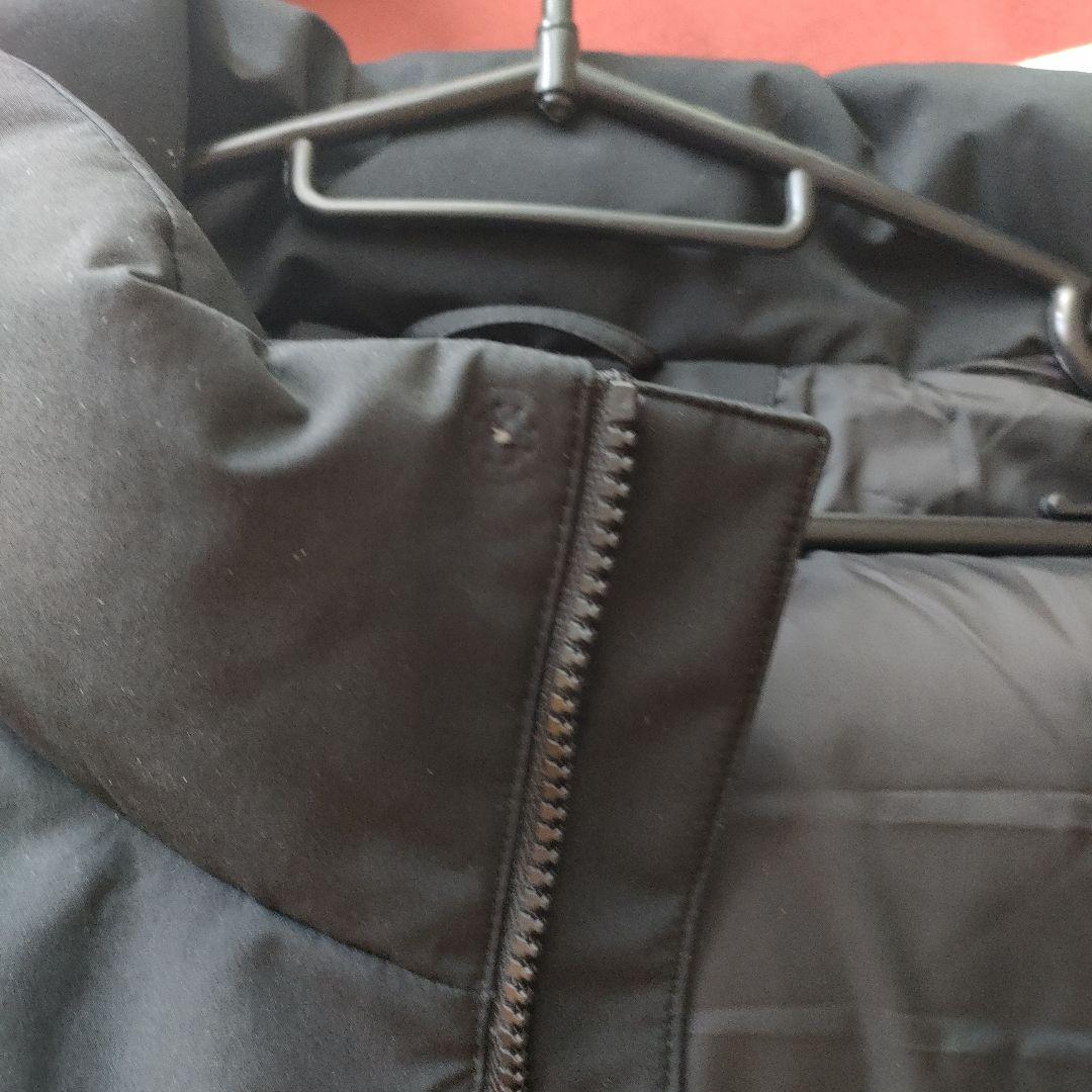 新品未使用　シームレスダウンジャケット　黒　メンズXL　ボタン破損有り