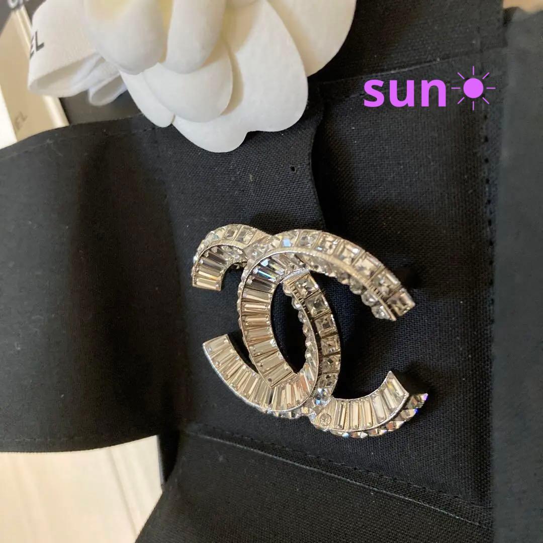 CHANEL キラキラストラス定番ブローチ　新品　2022 aw