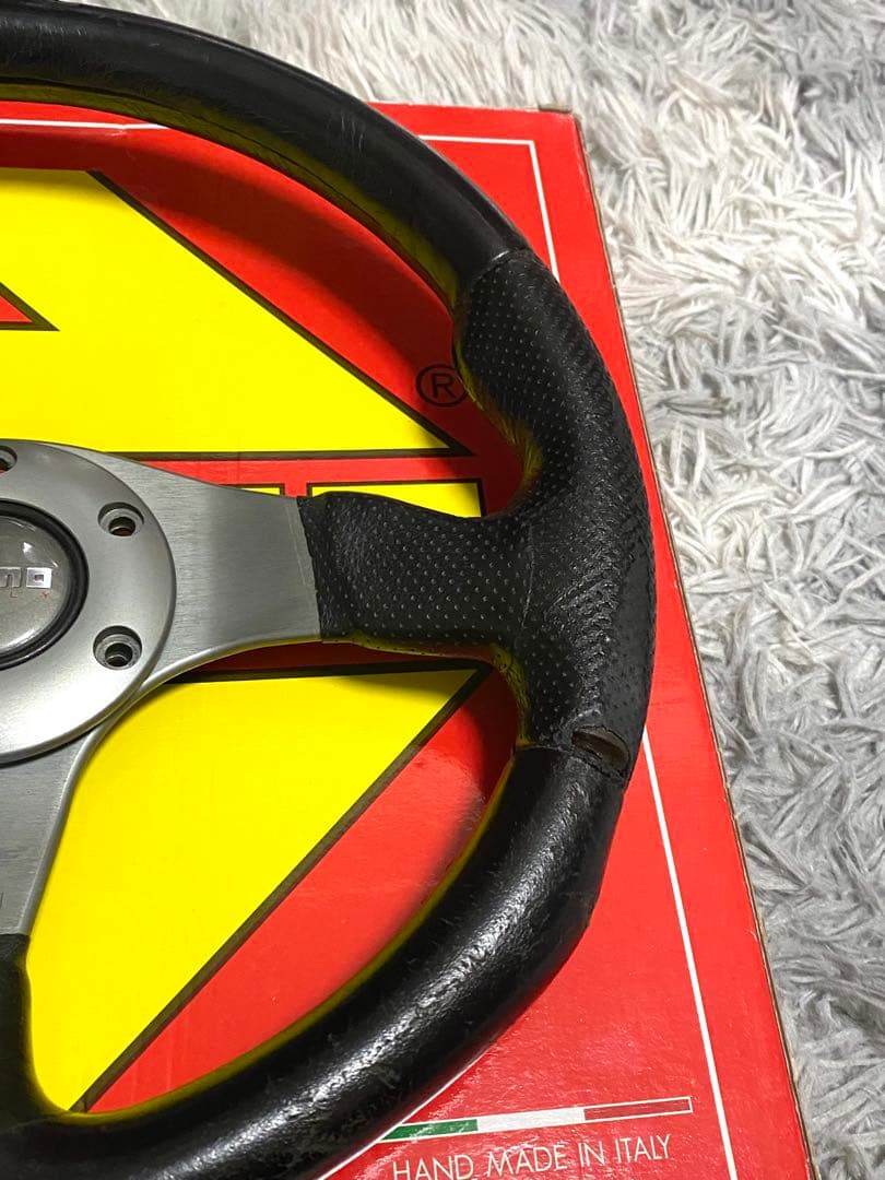 MOMO RACE ステアリング 32Φ 小径　即決大歓迎　即納◎