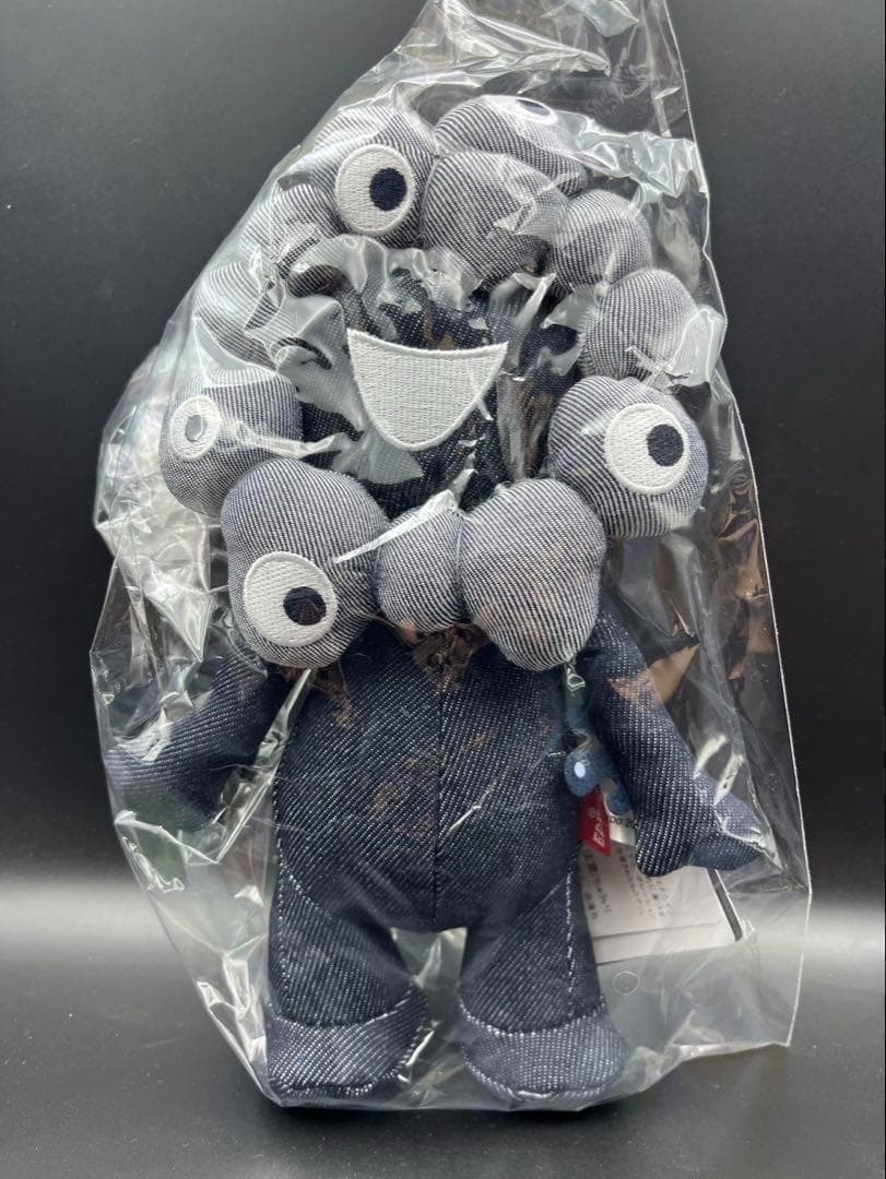 大阪関西万博　ミャクミャク　エドウィン大　ぬいぐるみ　EDWIN デニム　黒