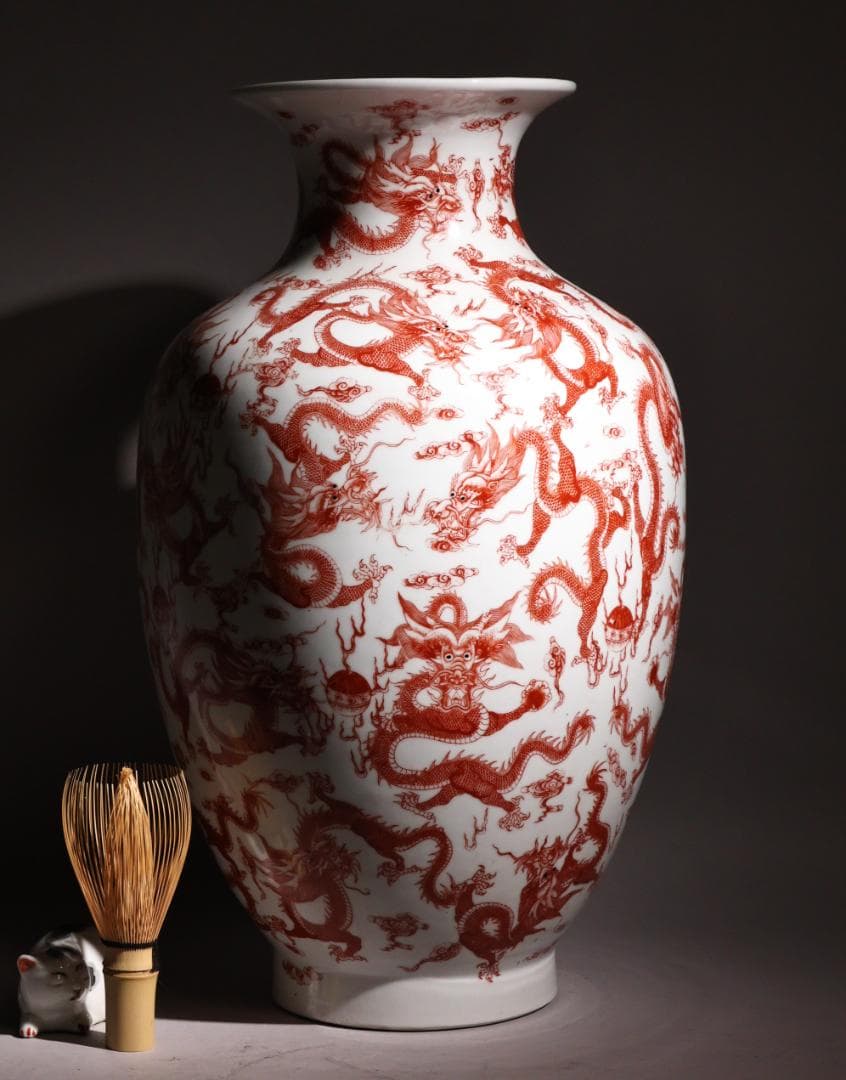 BK217　中国古玩　大清乾隆年製 銘　紅釉郡龍文様　花瓶　飾壷　壺　高40㎝