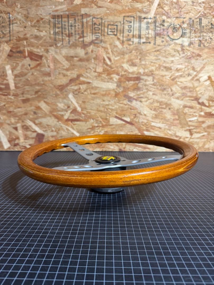 INDY ステアリングホイール ウッド　MOMO