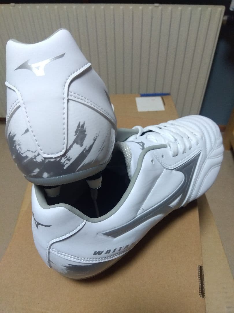 ラグビースパイク／27.5／白×シルバー／R1GA230003／新品・未使用品