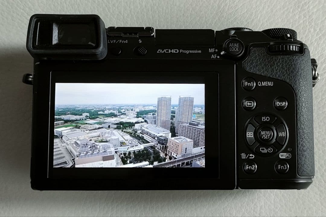 LUMIX GX7本体 バッテリー 充電器 ストラップ キャップ　オマケ有り