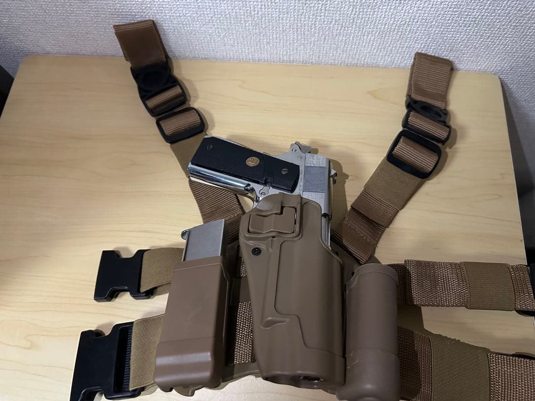 東京マルイ　コルトガバメント　サムライエッジ　ガバメント専用のレッグホルスター