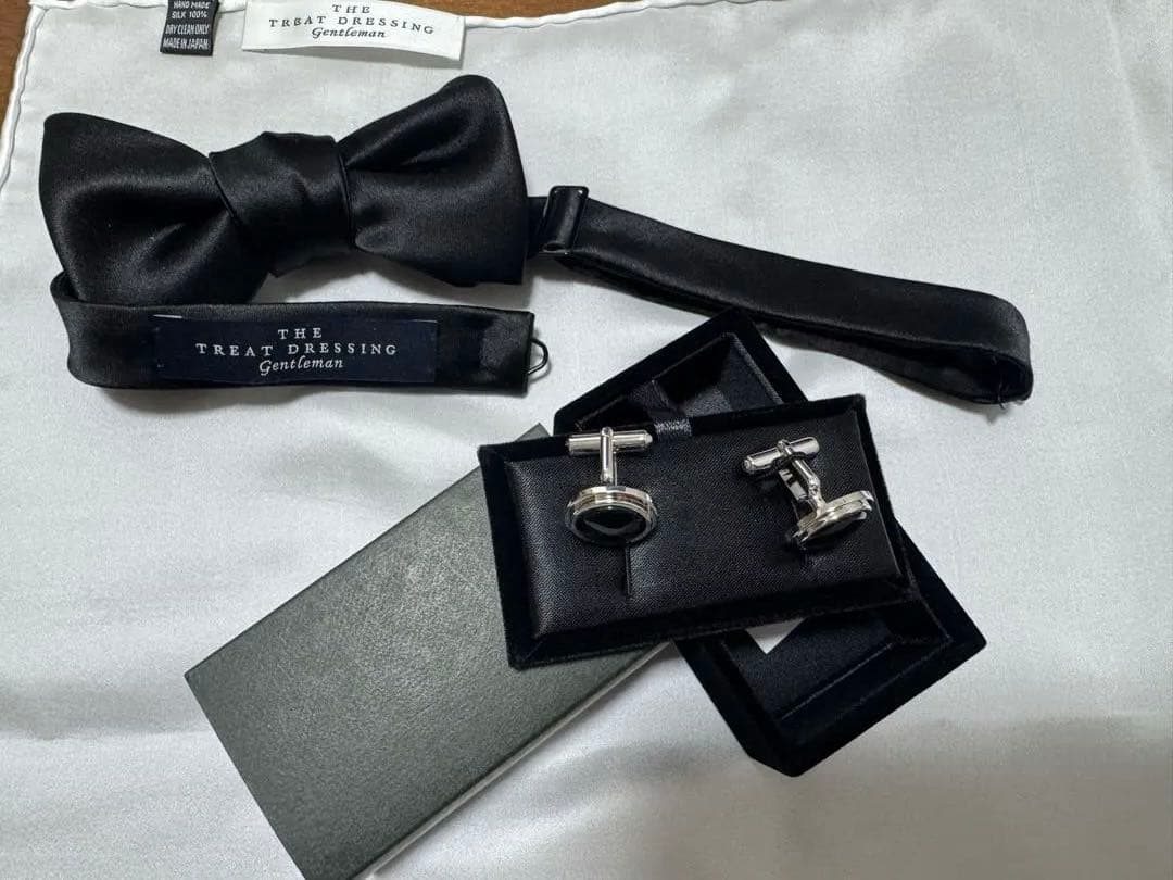 THE TREAT DRESSING ボウタイとカフスセット