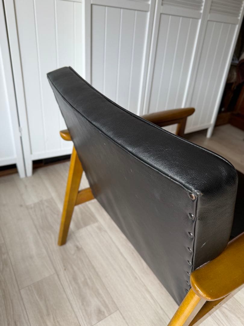 ①カリモク Kチェア 1Pソファ WS1180BW レトロ 1人掛けソファ