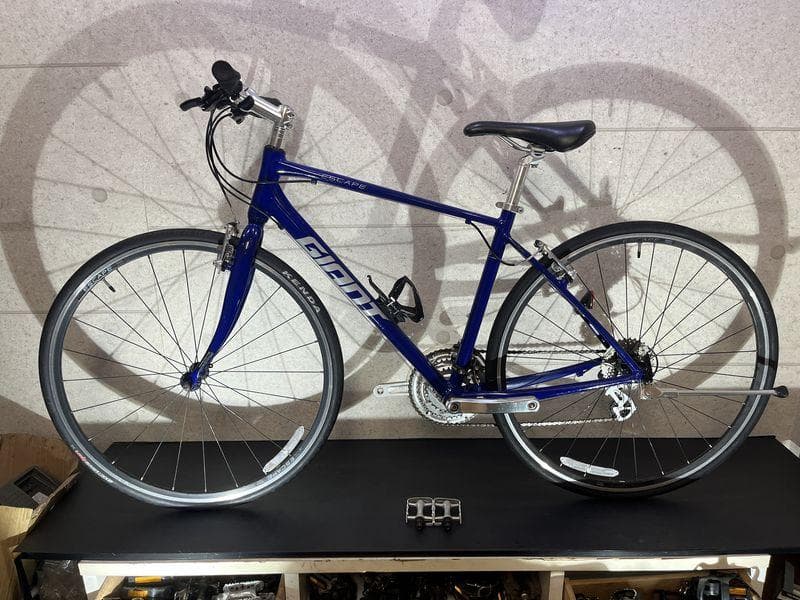 GIANT ESCAPE R3 クロスバイク sizeS　ブルーカラー