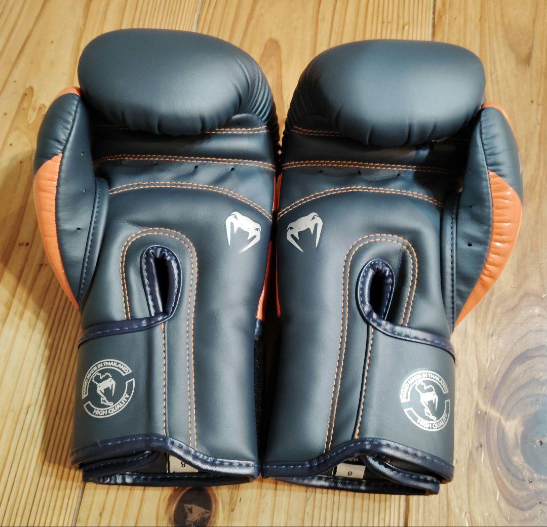 VENUM ヴェナム　ボクシンググローブ　８オンス 美品