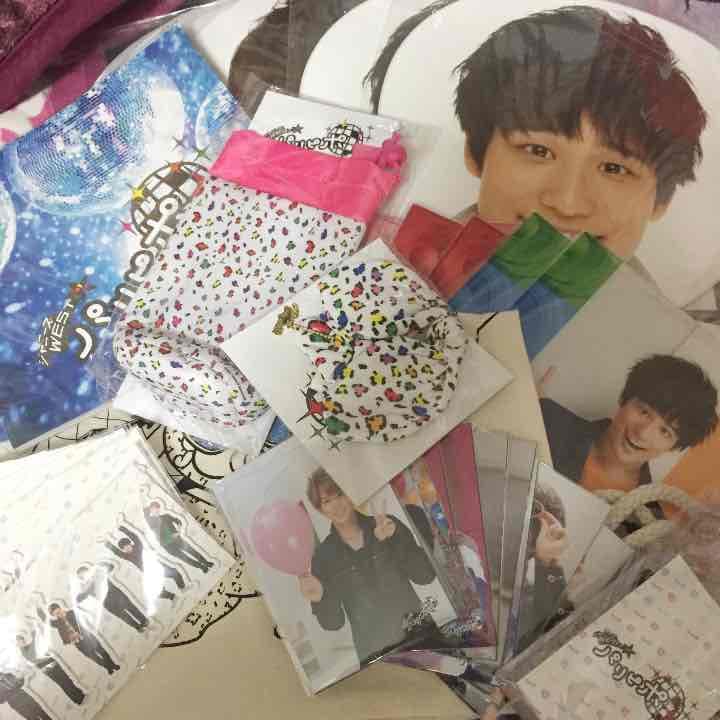 ジャニーズWEST パリピポ コンサートグッズ