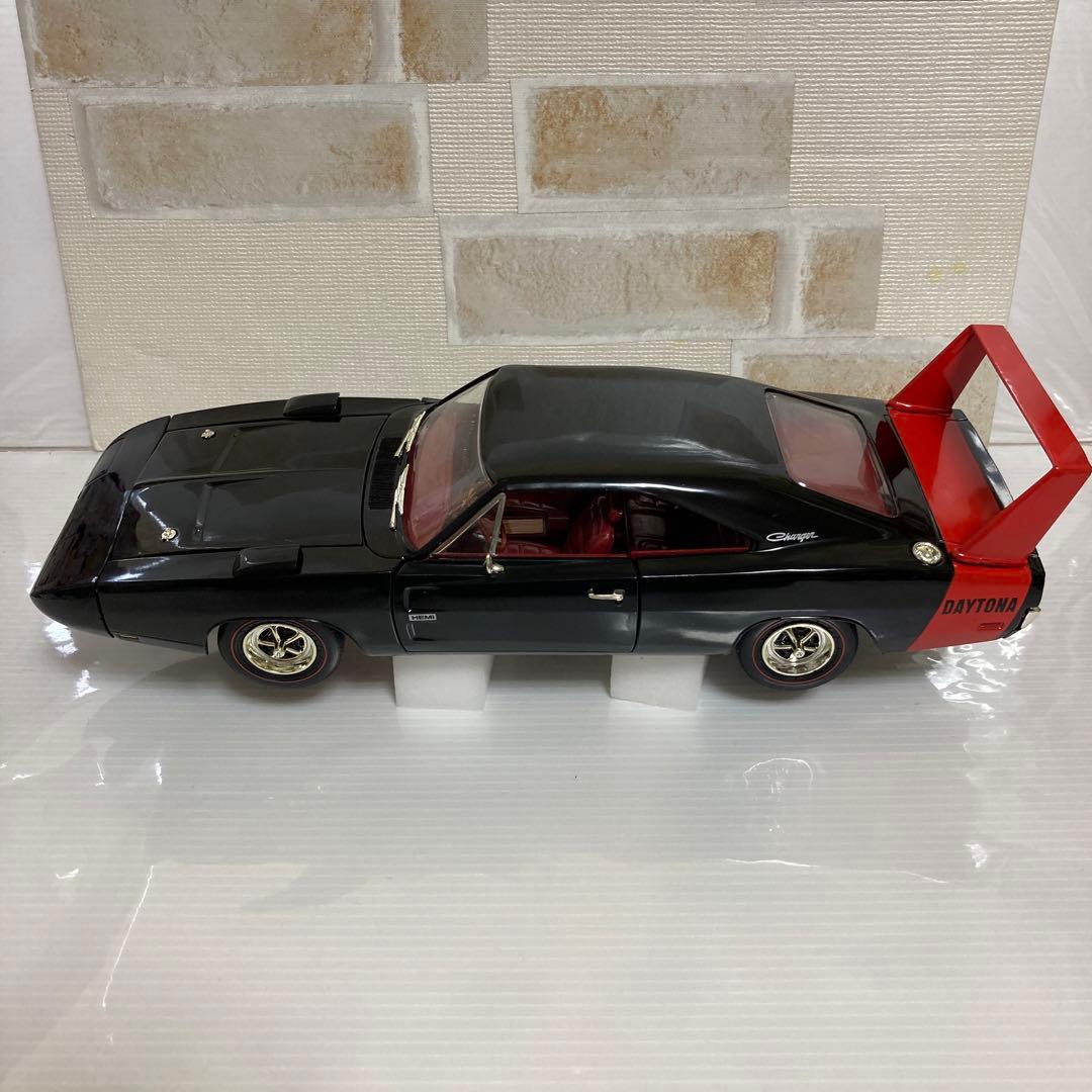 ダッジ チャージャー デイトナ 1/18