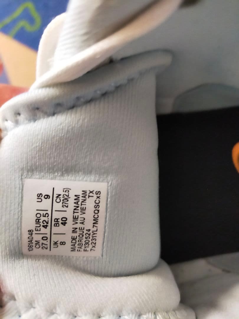 シューズ(男性用) NOVA SURGE 3