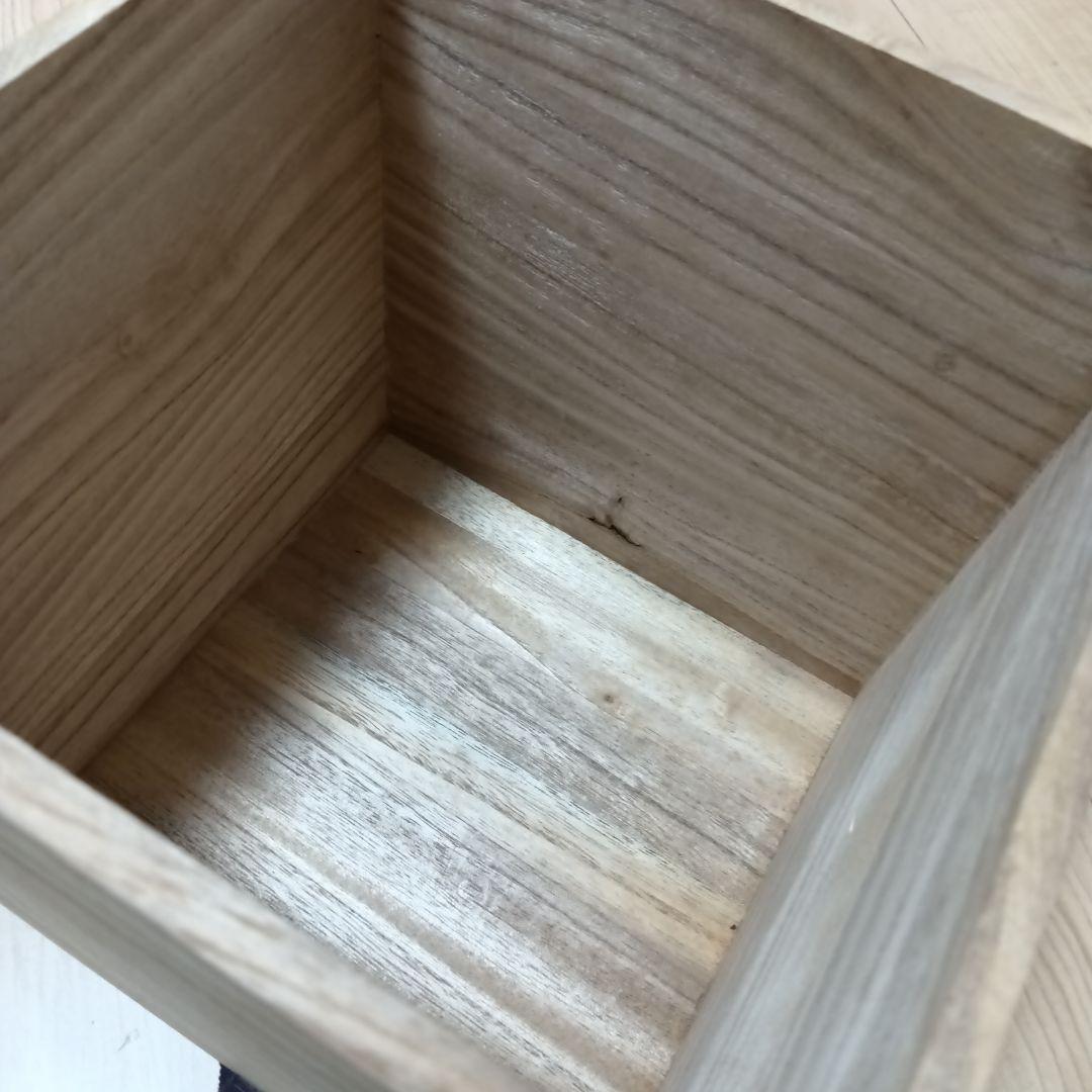 新品未使用　人間国宝井上萬二作　白磁彫文手付　水指