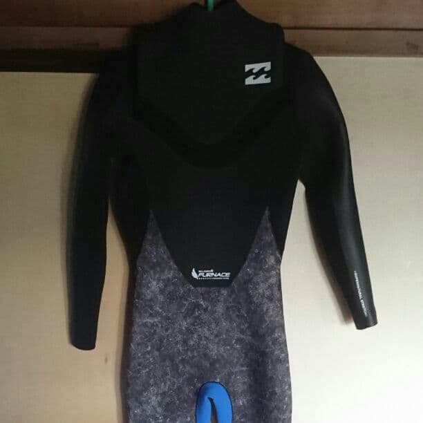 ビラボンウエットスーツ！