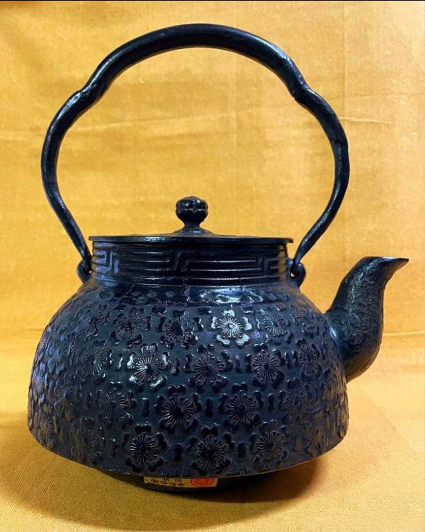 C*i様 早い者勝ち‼️名器 岩鋳 大きい 鉄瓶 満水2.8ℓ お茶 囲炉裏 南