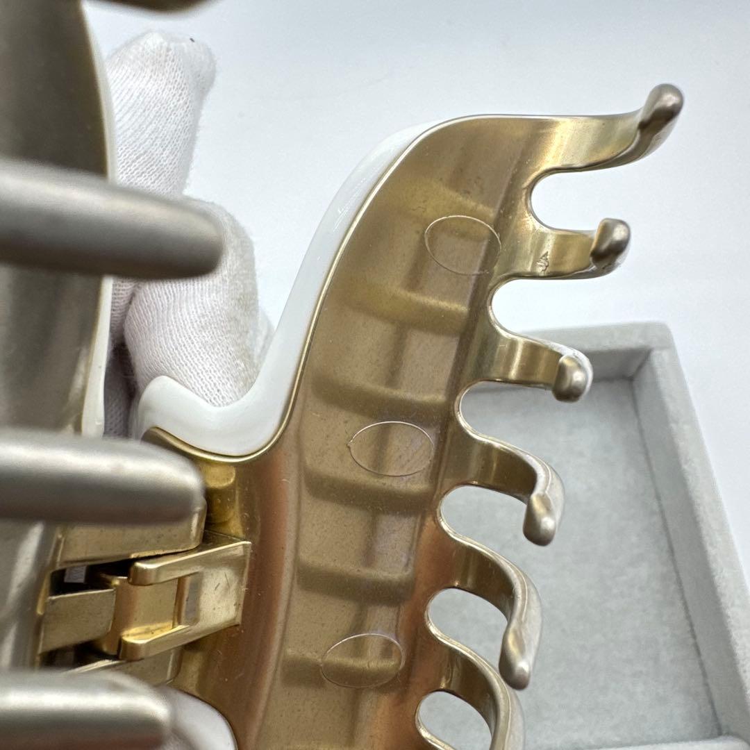 【人気】alexandre de paris ヘアクリップ　ホワイト　ゴールド