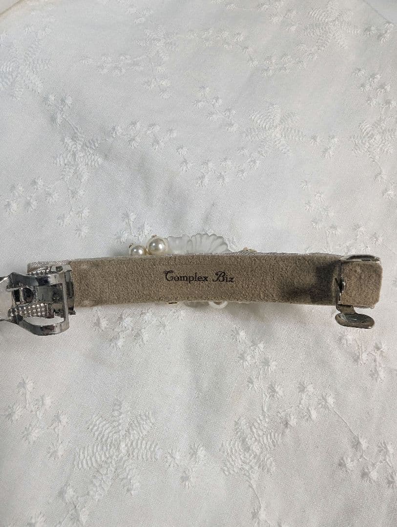 コンプレックスビズ　リカレクションフラワーバレッタ