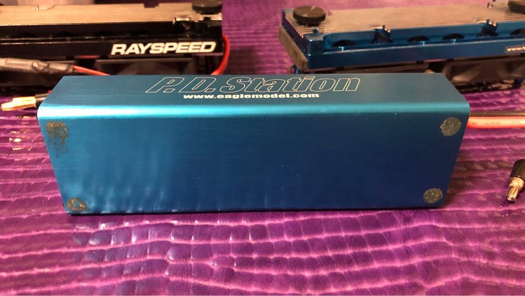 【セール】イーグルP.D.ステーション&バッテリヒートシンクスタンドx2 おまけ