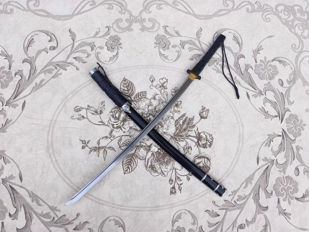 戦術風ハーフ 戦術刀 太刀 刀装具 日本刀 手鍛造打 鋼刀【希少】高級 鑑賞用