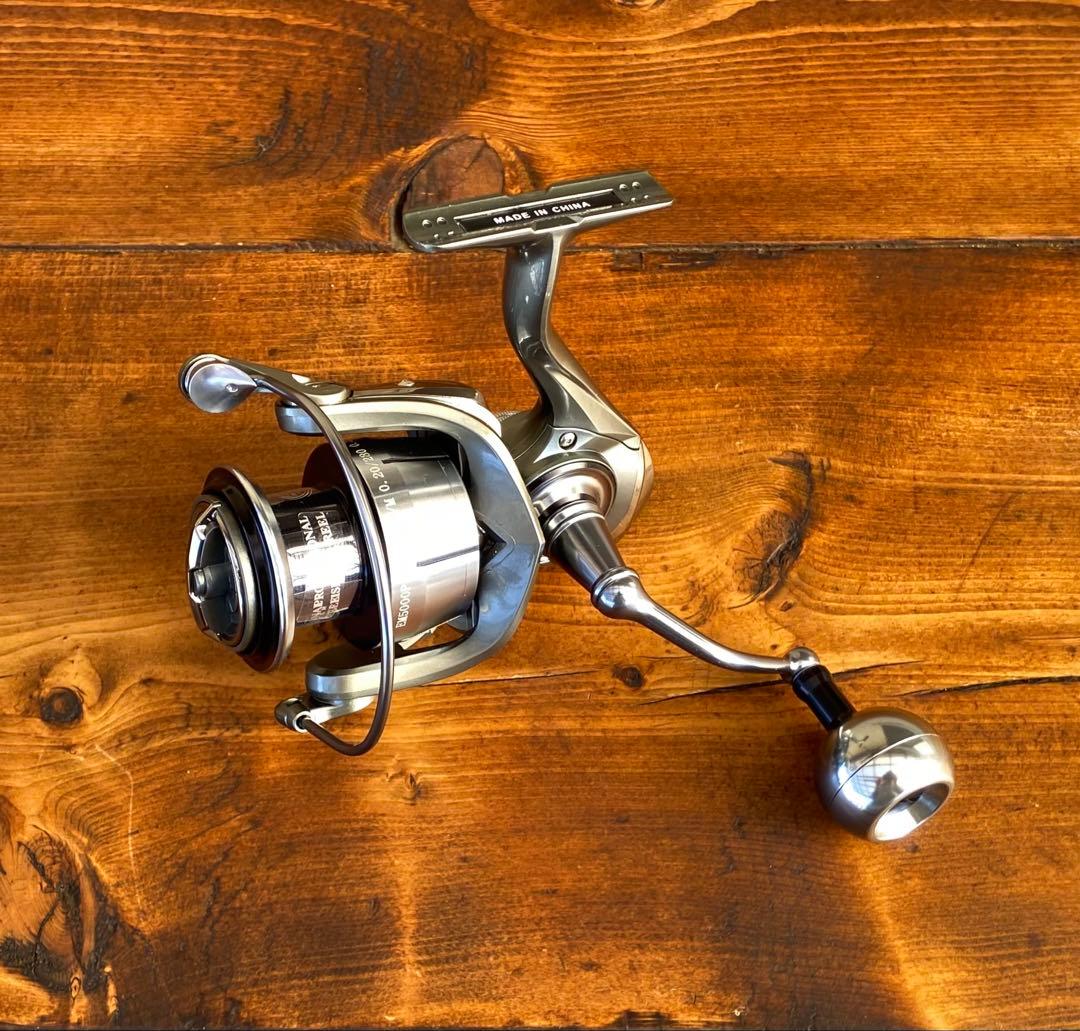 新品未使用　スピニングリール　5000番　ショアジギング　ねじ込み式ハンドル