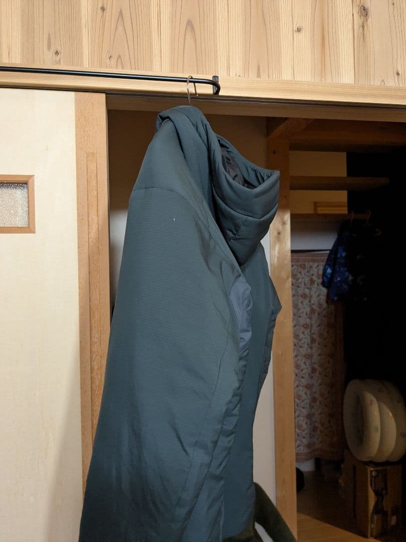 ARC'TERYX　アトムARフーディ