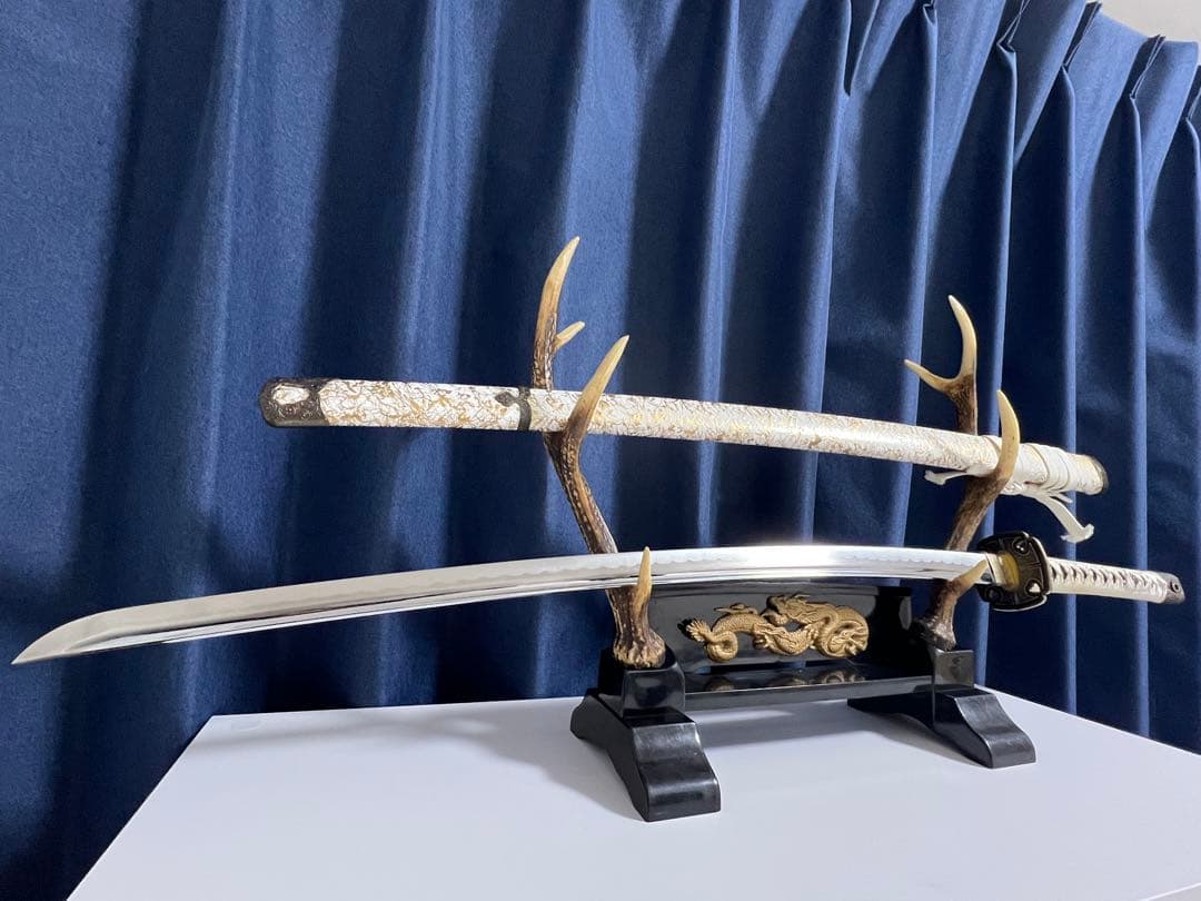 高級模造刀武具　一本　(角の台は付きません❌)