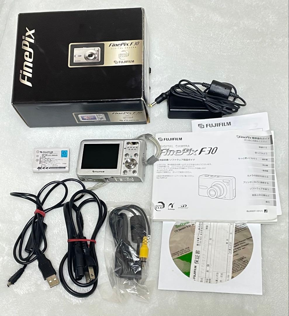 動作確認済 FinePix F30 充電器付