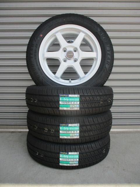 送料込み☆S6ホワイト☆グッドイヤー175/65R15☆フィット・スイフト