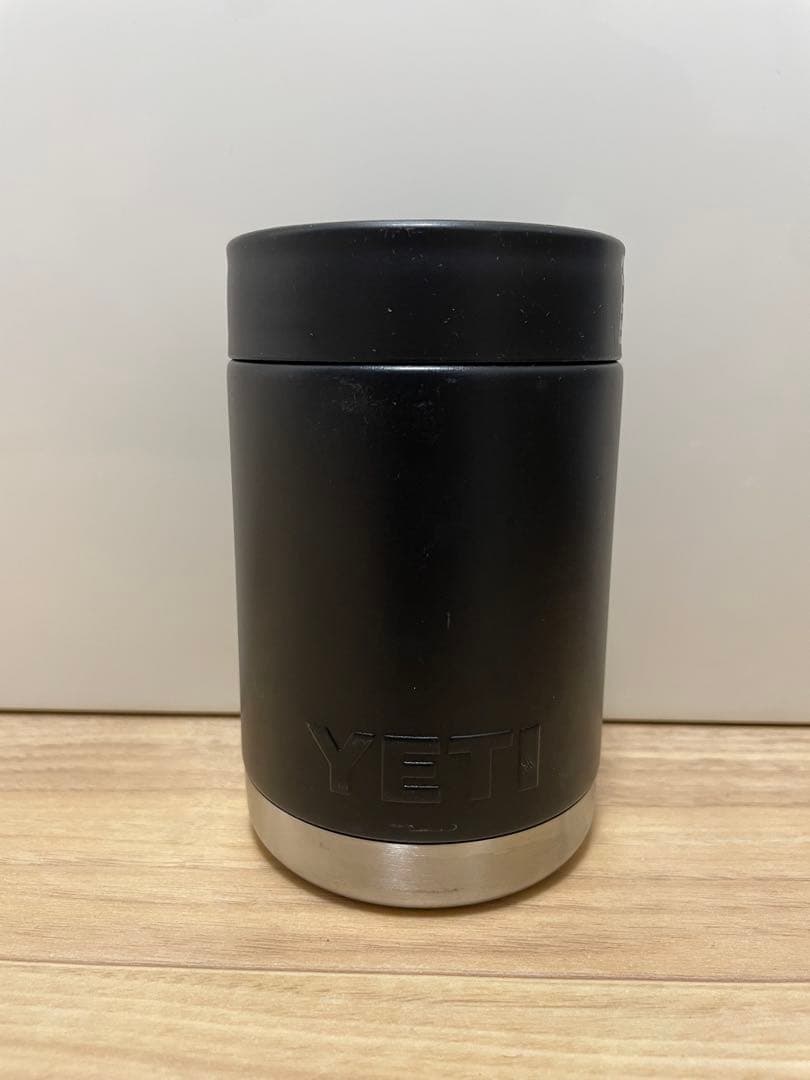 YETI 缶クーラー　ブラック　4個あり　イエティ　コルスター　保冷缶