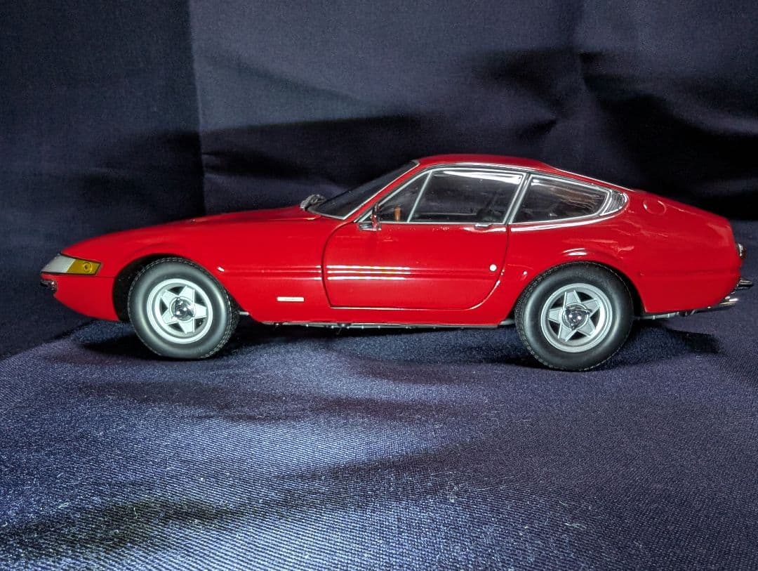 京商1/18Ferrari 365 GTB/4 赤 ミニカー