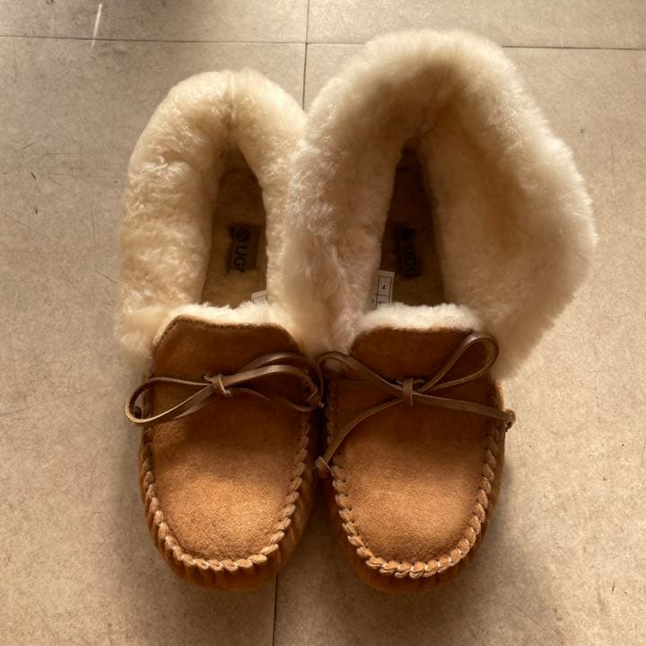 UGG モカシン ダコタ　靴