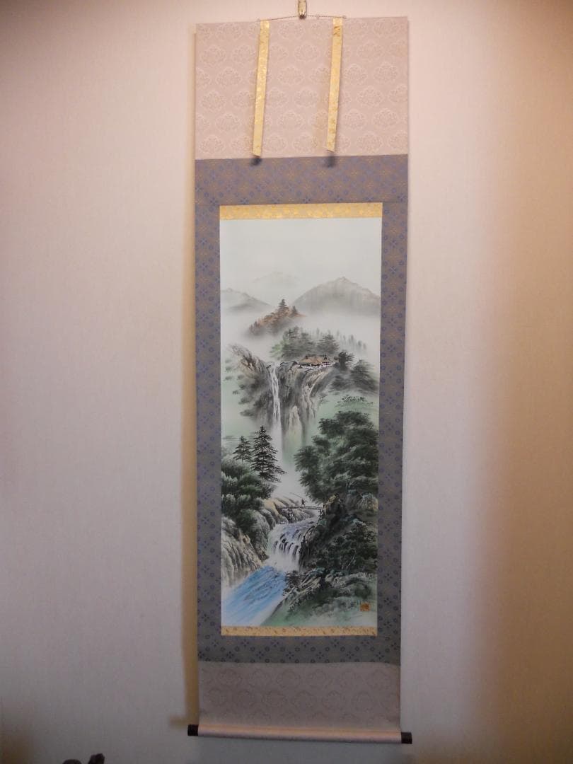 掛け軸 小川香月 『 山紫瀑景図 』 絹本 希少 軸装 茶道具 掛軸 美品 です