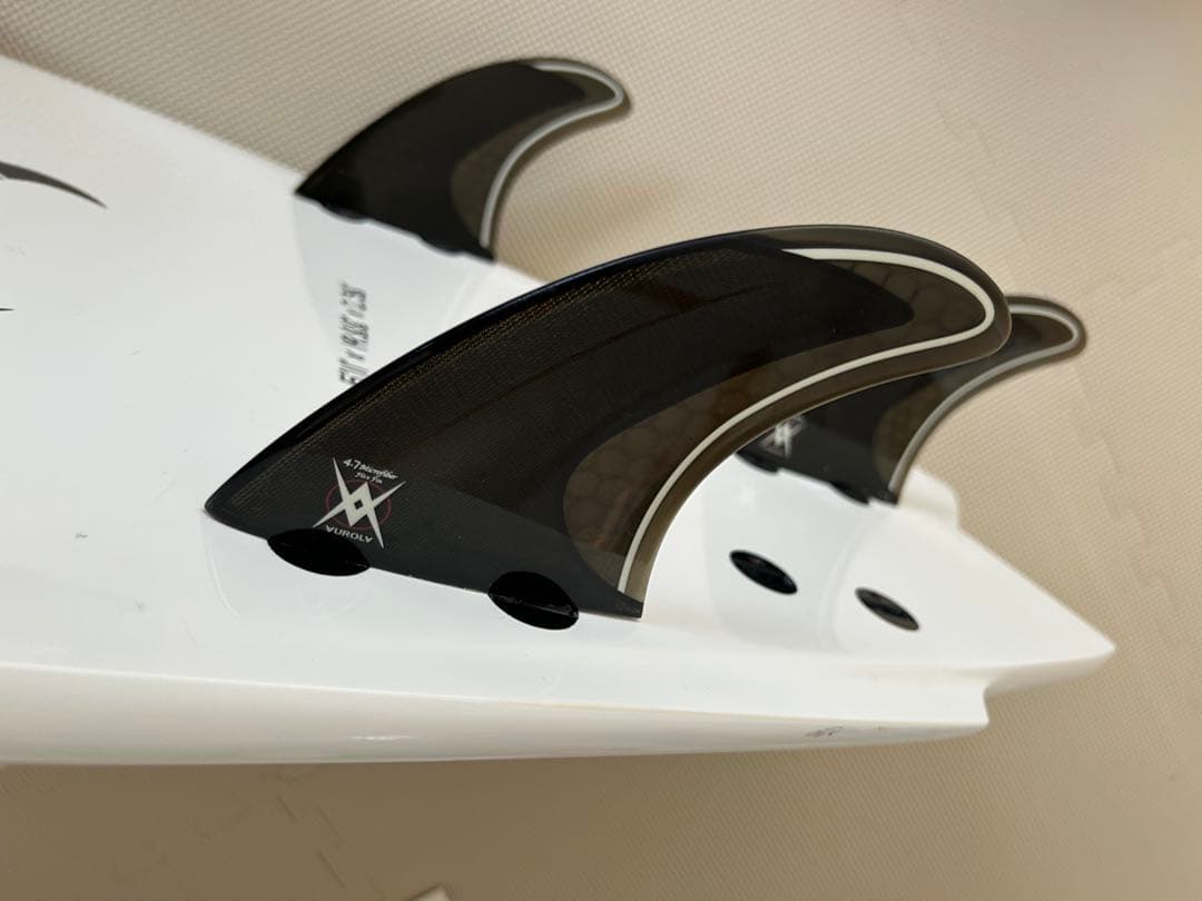 【湘南周辺にて手渡し限定】PLACEBO RipQuest 5‘11／3フィン