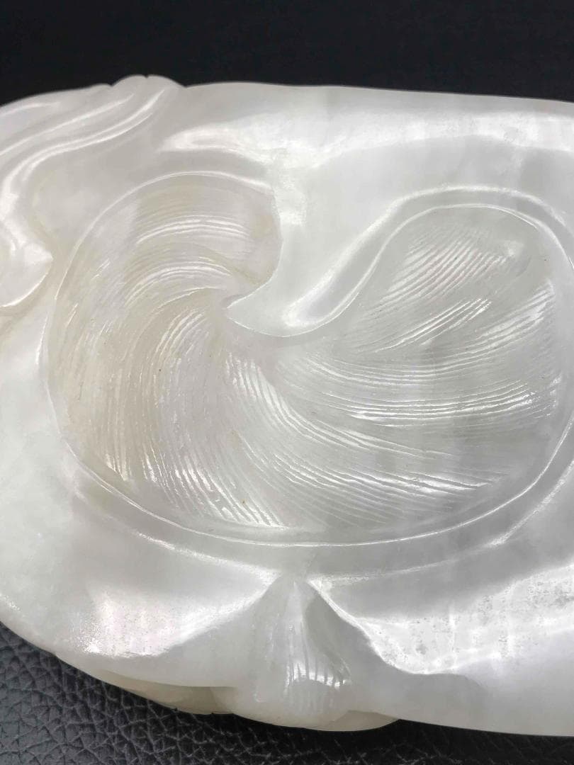 清時代　和田白玉 双神獣獅子彫水洗　白和田玉彫り　水指　水差し　文房(F-29)