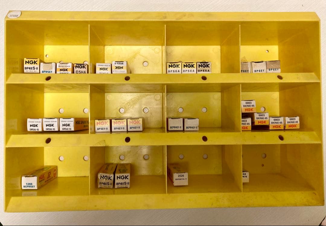 NGK スパークプラグ ディスプレイケースとプラグ30個セット