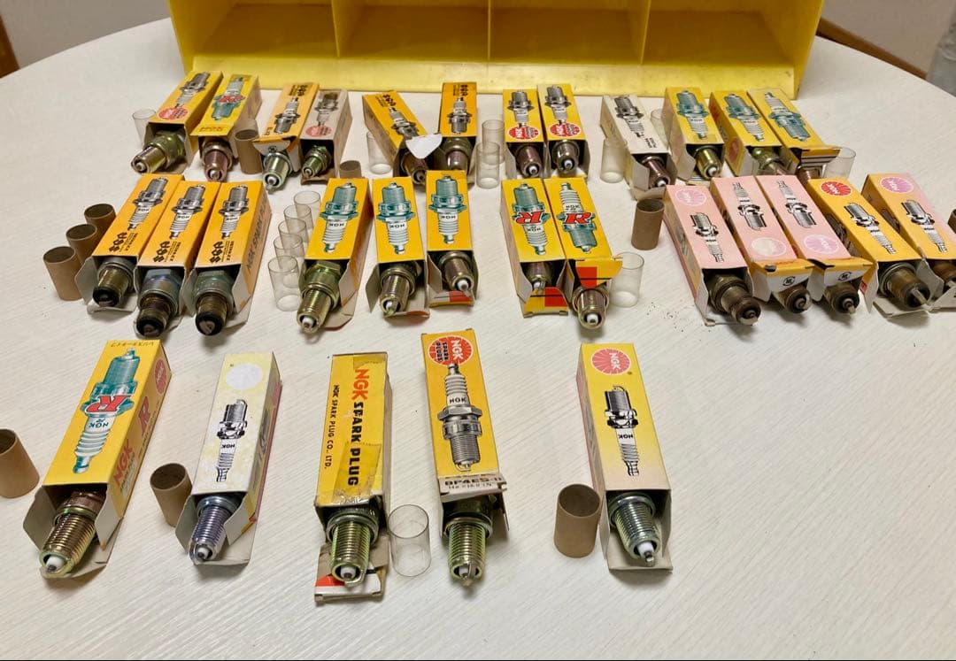NGK スパークプラグ ディスプレイケースとプラグ30個セット