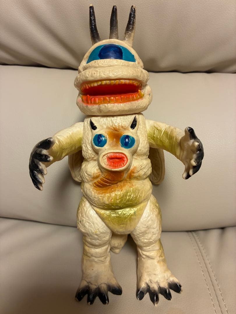 お値段交渉いたします。 青い目のバクラー　ソフビ マスダヤ スペクトルマン怪獣