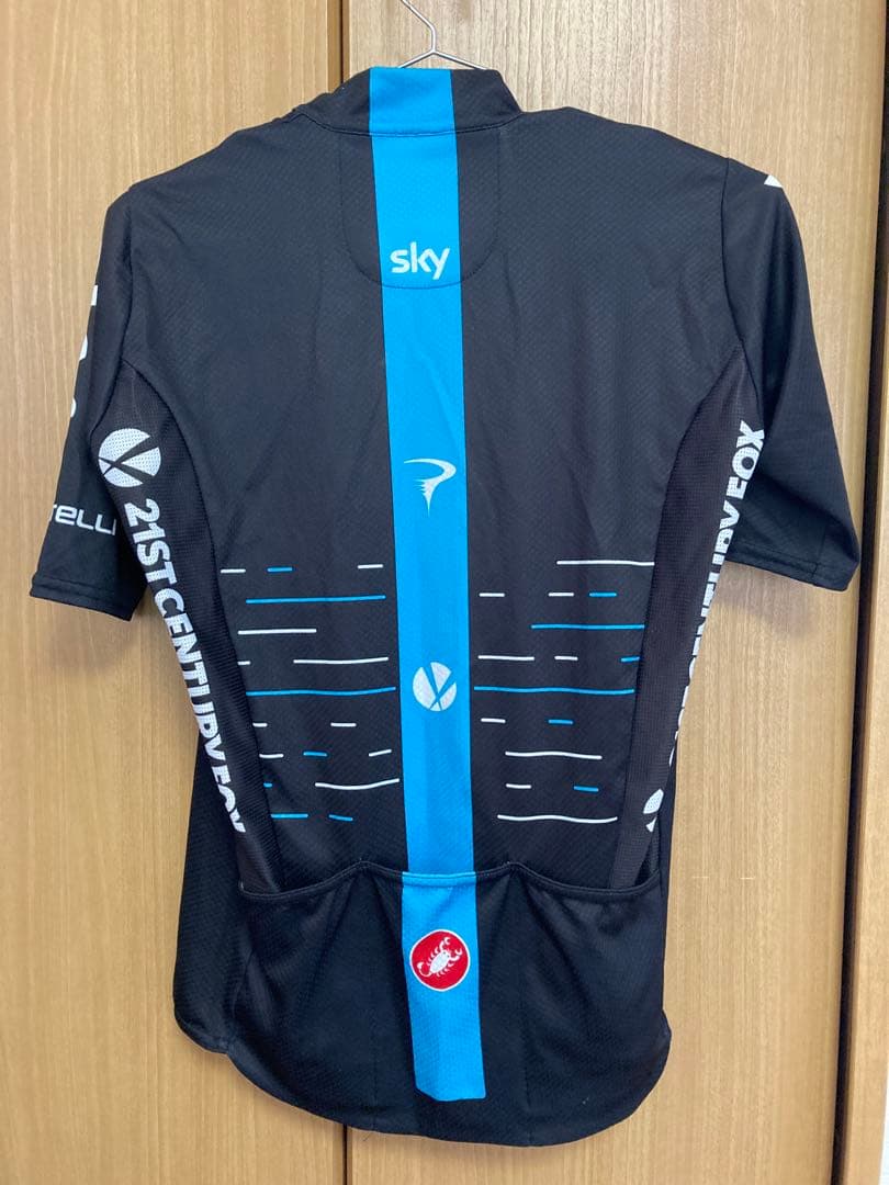 カステリ　チームSKY サイクルジャージ　Sサイズ