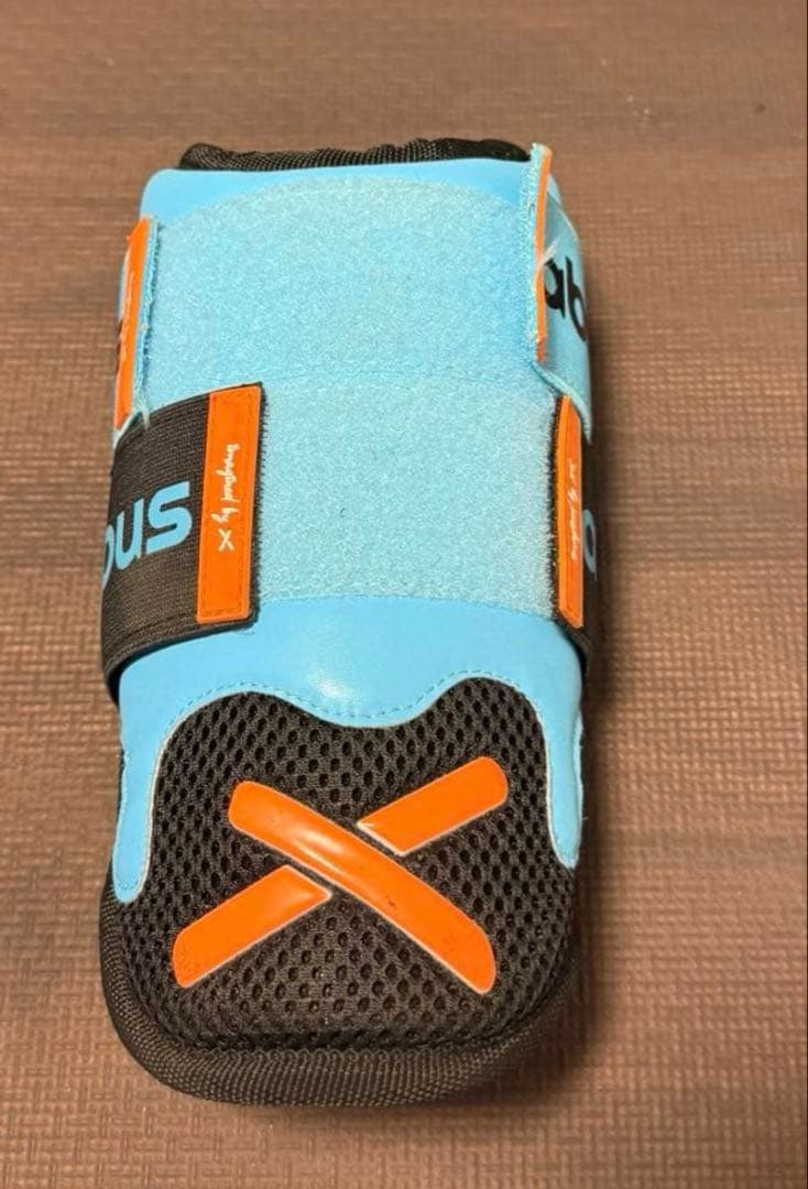 Absolutely Ridiculous エルボーガードのみ