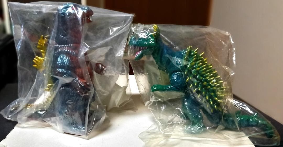 ★ゴジラ対アンギラス　大阪城付　マーミット　2001年 限定品　稀少品