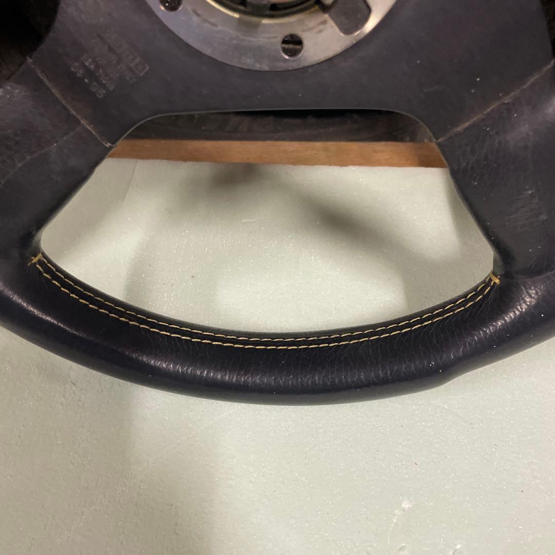 MOMOステアリング(TYP V35 KBA70068)