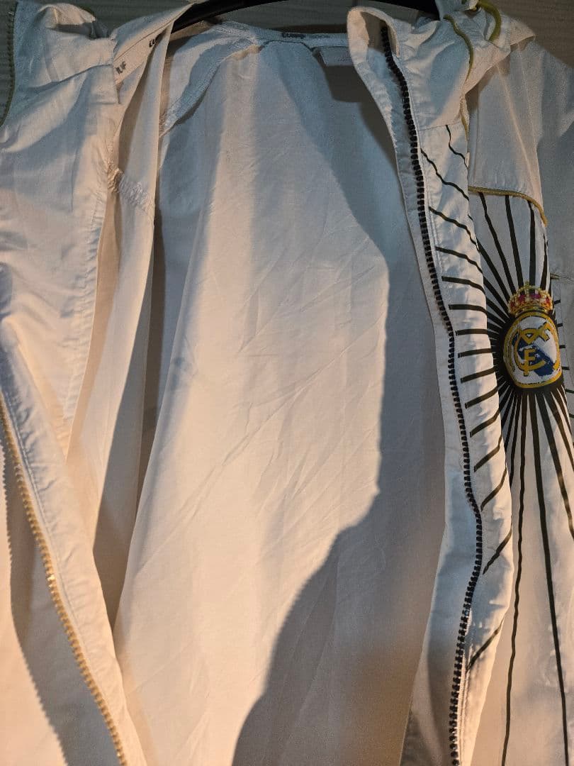 【​希少】10/11 レアルマドリード 公式 ウインドブレーカー アディダス