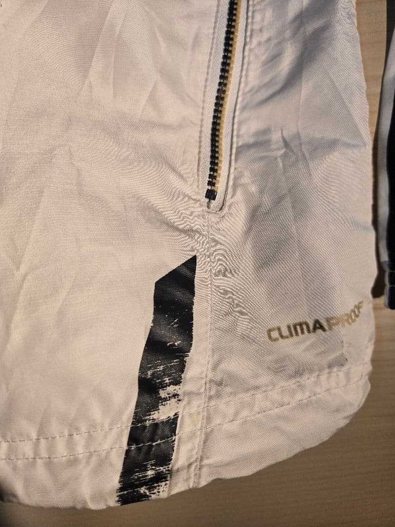 【​希少】10/11 レアルマドリード 公式 ウインドブレーカー アディダス