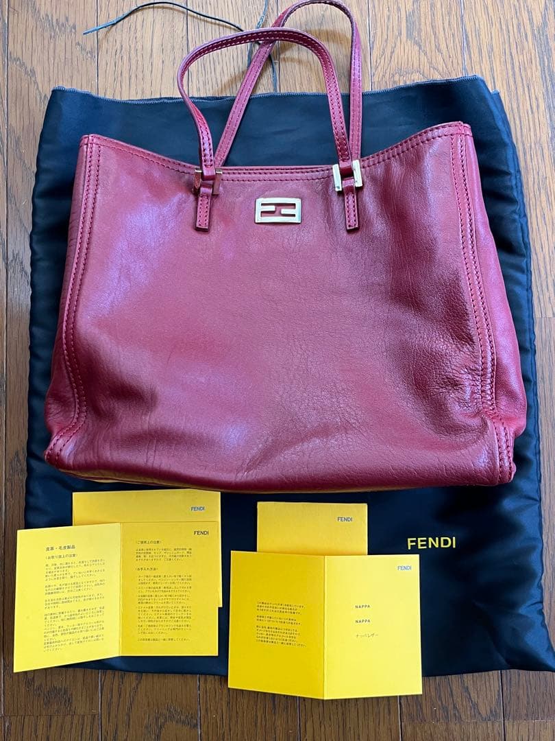 Fendi レザー ハンドバッグ 赤