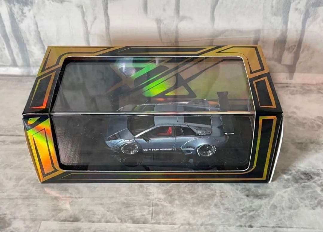 ランボルギーニ　ムルシエラゴ　LBWK 世界限定199台　1/64 ミニカー