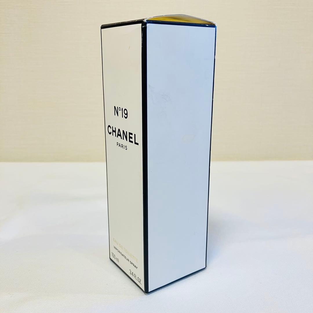 MIYABI2点新品シャネル　N°19 オードトワレ　香水　100ml ②