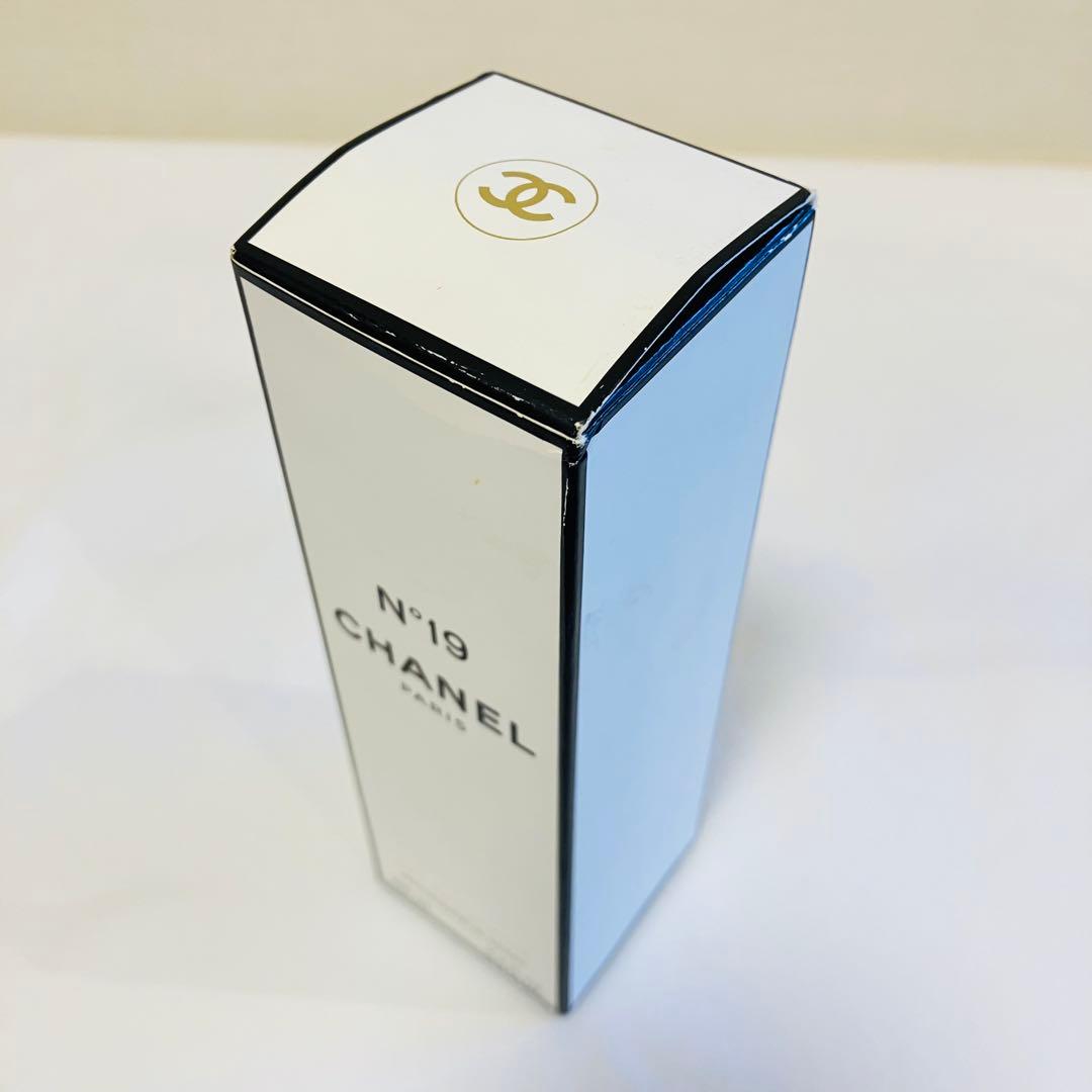 MIYABI2点新品シャネル　N°19 オードトワレ　香水　100ml ②
