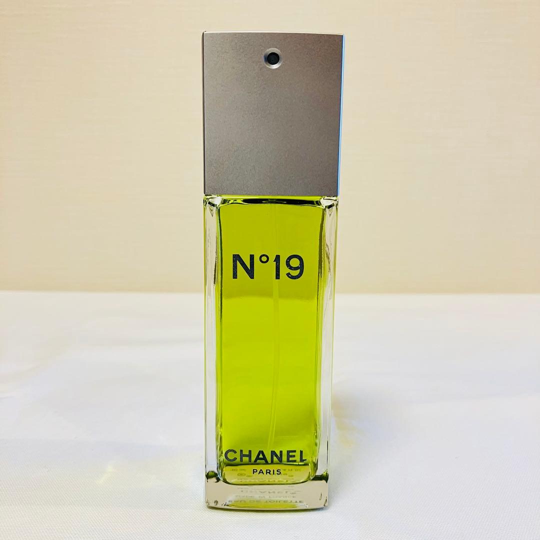 MIYABI2点新品シャネル　N°19 オードトワレ　香水　100ml ②
