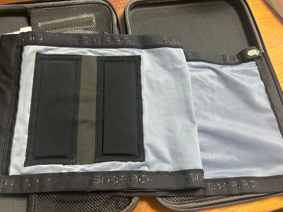 SIXPAD/シックスパット トレーニングウェア Mサイズ コントローラー付き