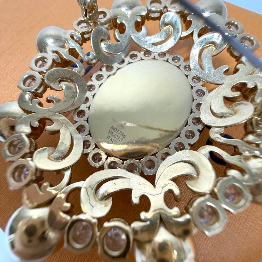 美品 ルイヴィトン LVダイナスティ ブローチ ゴールド パール 新ロゴ